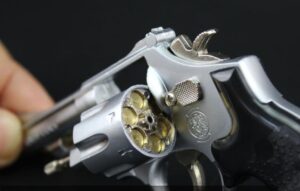 1/2.05 scale Smith wesson Model 29  revolver toy pistols gun police toy pistol gun model toy guns metal prop gun - Image 3