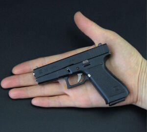 1/2.05 scale Austria Glock 21 toy pistols gun police toy pistol gun model toy guns metal prop gun - Image 3