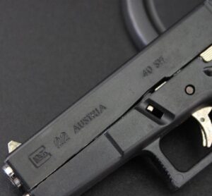 1/2.05 scale Austria Glock 21 toy pistols gun police toy pistol gun model toy guns metal prop gun - Image 7