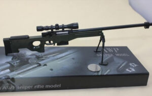 1:4 fake gun imitation gun Metal AWP sniper Rifle Toy Rifle gun model - Image 2