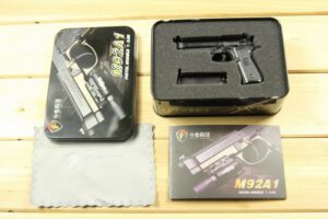 1/2.05 scale Italia Beretta M92F fake gun toy pistols police gun toy pistol gun model toy guns metal prop gun - Image 13