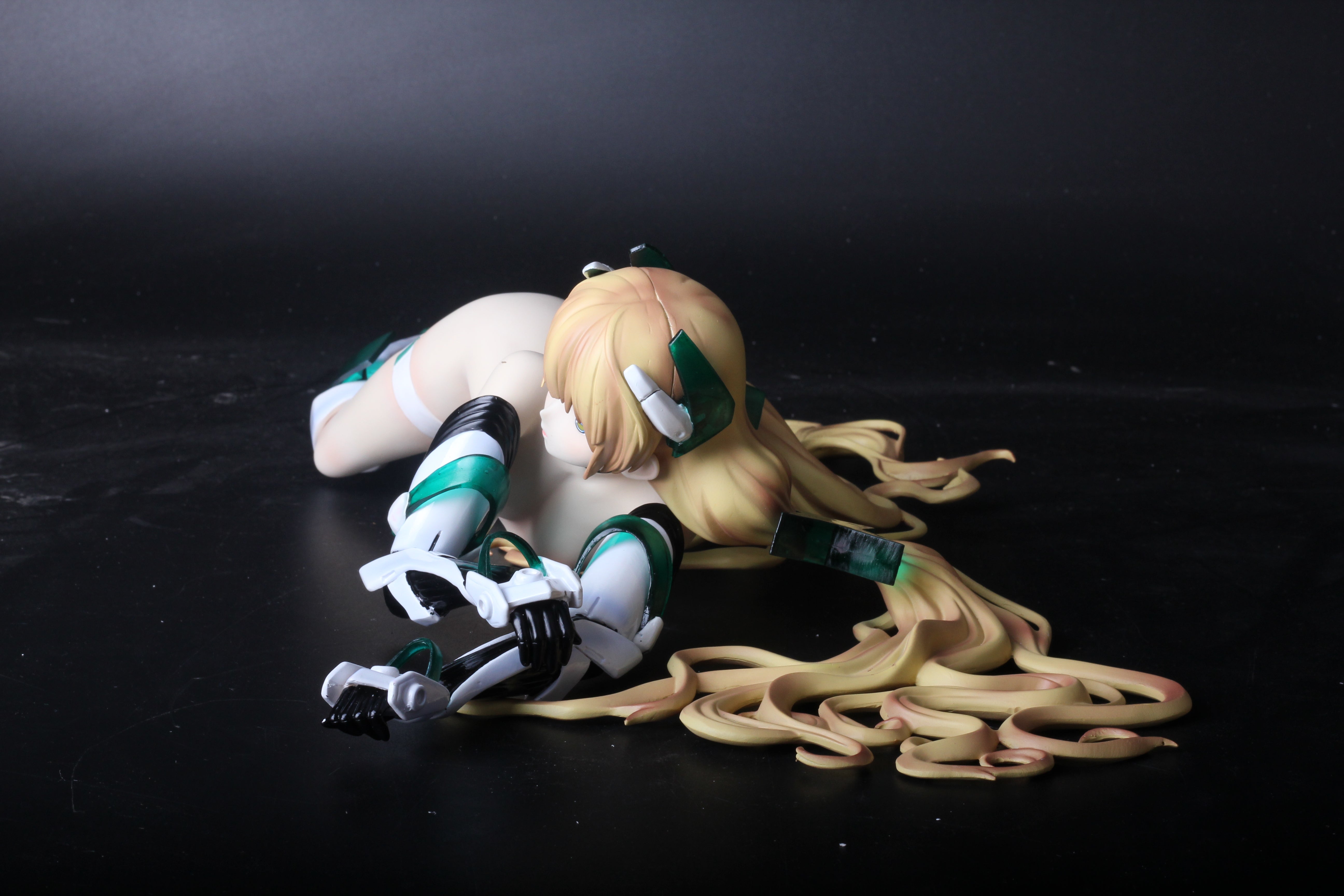 Expelled from Paradise Angela Balzac 1/4 resin model figures naked anime figures adult - Image 5