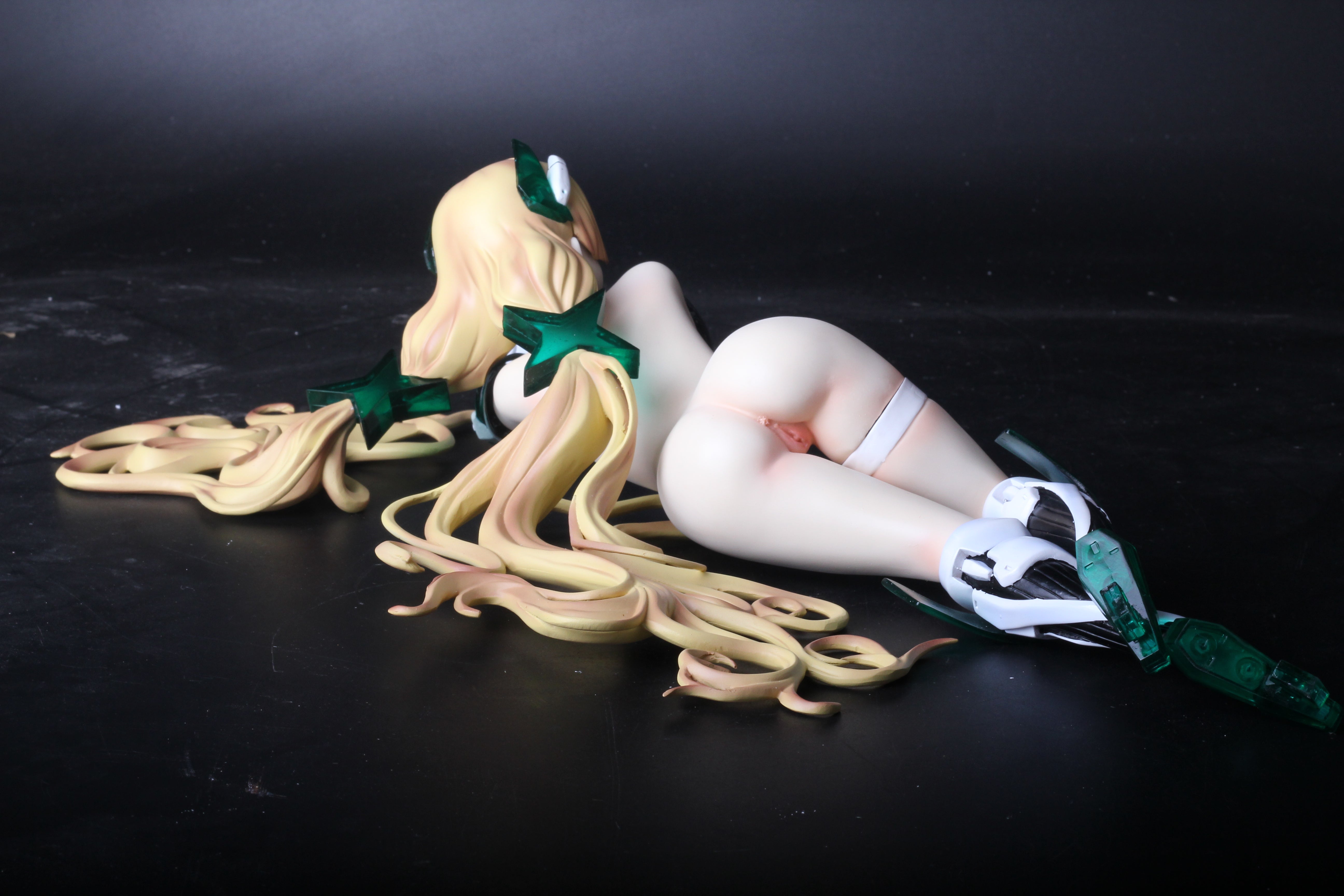 Expelled from Paradise Angela Balzac 1/4 resin model figures naked anime figures adult - Image 8